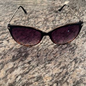 Cat eye  sunglasses